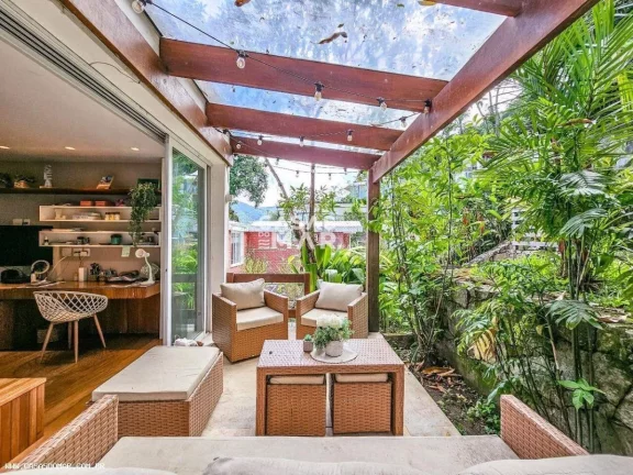 Imagem Casa de luxo à venda no Jardim Botânico, Rio de Janeiro - 5 quartos, 5 suítes, 8 banheiros, 2 vagas de garagem, 300,00 m².