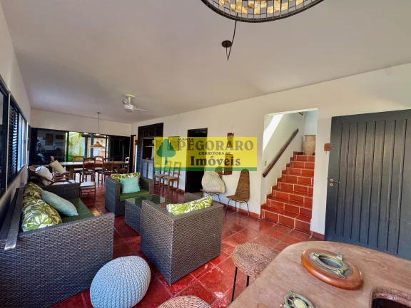 Imagem Casa mobiliada a 500 metros da praia em Barequeçaba, São Sebastião/SP - 3 quartos, 1 suíte, 3 salas, 4 banheiros, 4 vagas
