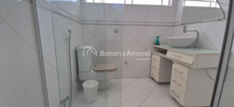 Imagem Excelente oportunidade para quem busca conforto, espaço e praticidade! Esta casa conta com 3 quarto...