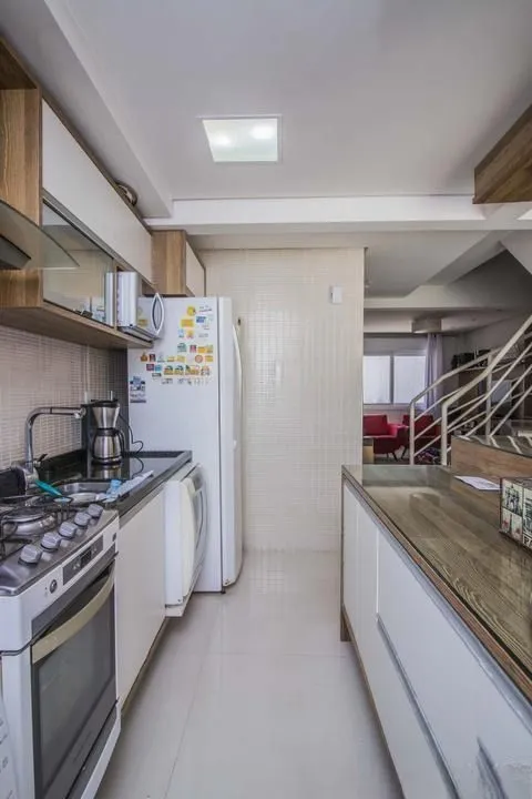 Imagem Casa em condomínio com pátio e suíte - Jardim São Pedro, POA