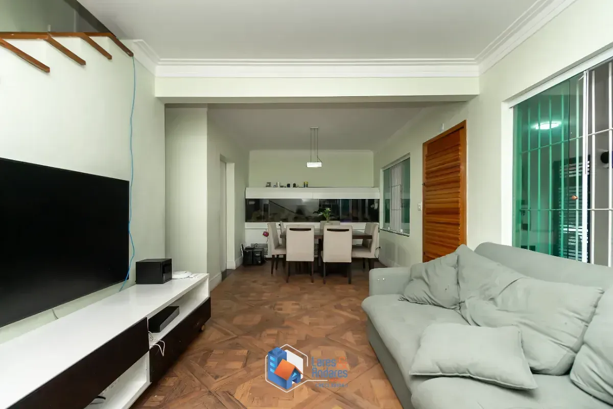 Imagem Sobrado para venda em Planalto Paulista com 3 quartos, sendo 1 suíte, 180m²