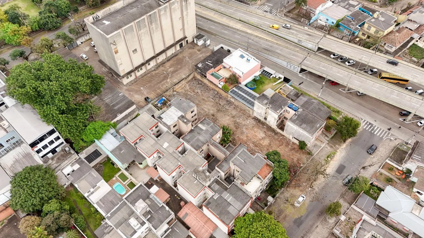 Imagem Terreno 968m² no bairro Partenon