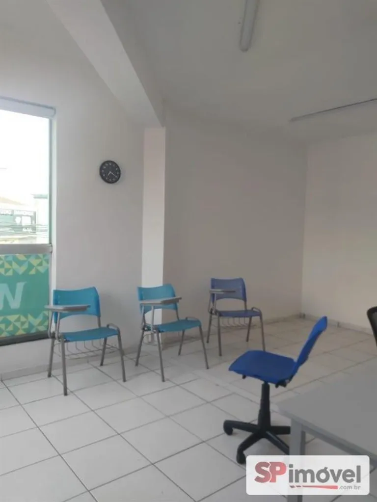Imagem Locação de Prédio Comercial na Santa Terezinha, Santo André-SP: 2 Banheiros e 360,00 m² de Área.