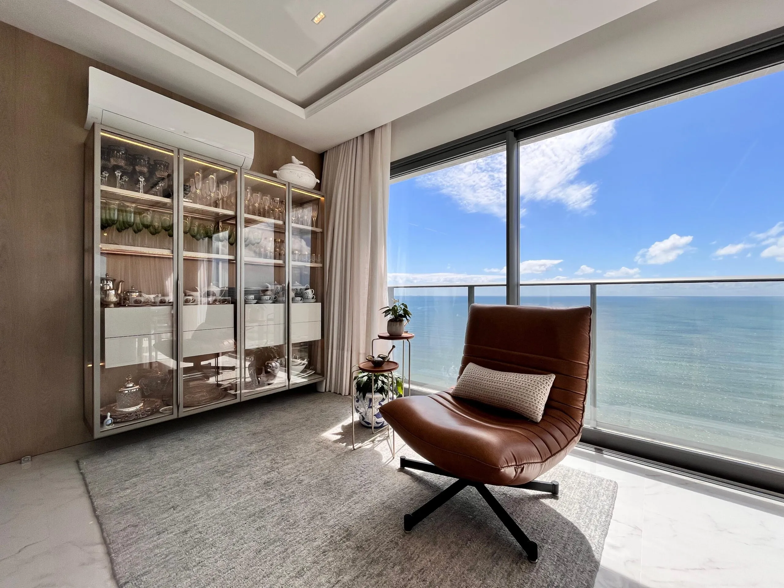 Imagem Apartamento com vista para o mar à venda com 166m2 por R$ 9.150.000,00