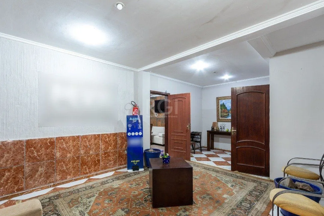 Imagem Sobrado para Venda - 300m², 3 dormitórios, sendo 1 suites, 3 vagas - Cavalhada