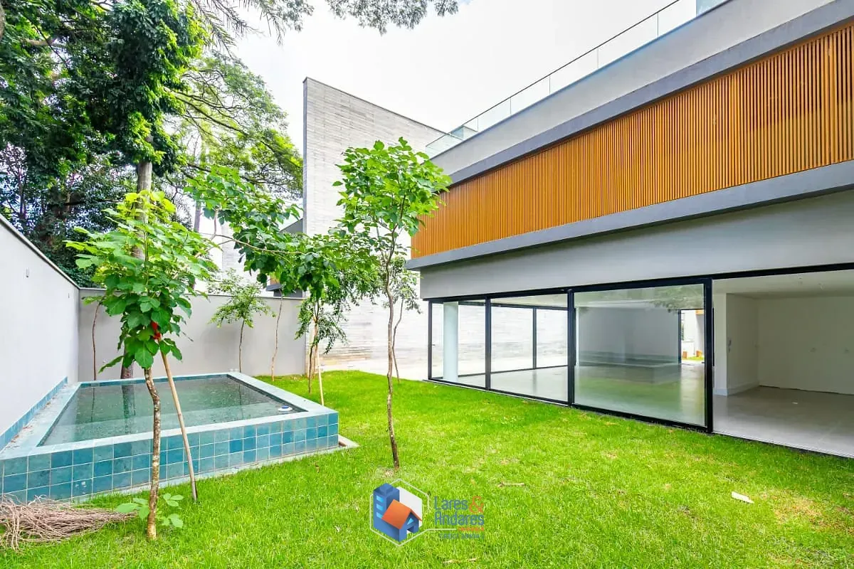 Imagem Casa em condomínio para venda em Brooklin com 3 quartos, sendo 3 suítes, 739.56m²