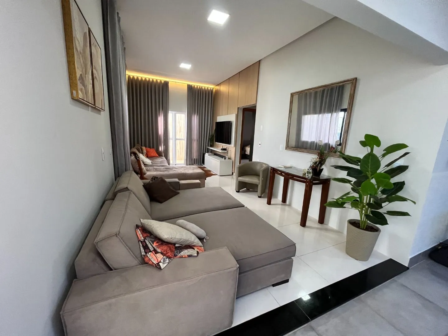 Imagem Casa com 3 dormitórios à venda, 160 m² por R$ 550.000,00 - Residencial Barreiro - Patos de Minas/MG