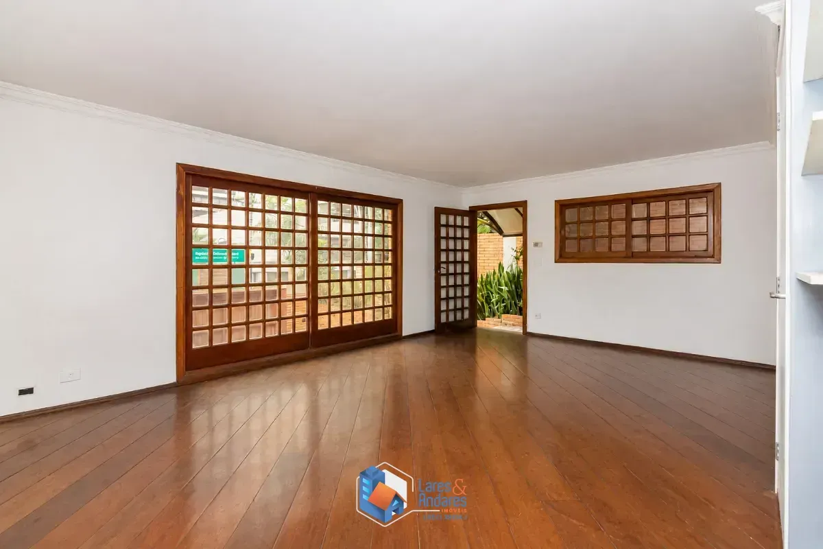 Imagem Sobrado para venda em Vila Madalena com 4 quartos, sendo 2 suítes, 191m²