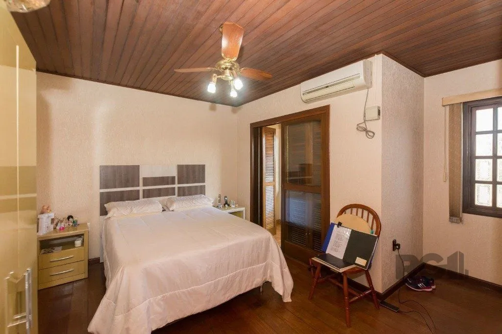 Imagem Casa de 4 quartos com 265m², no bairro Cavalhada