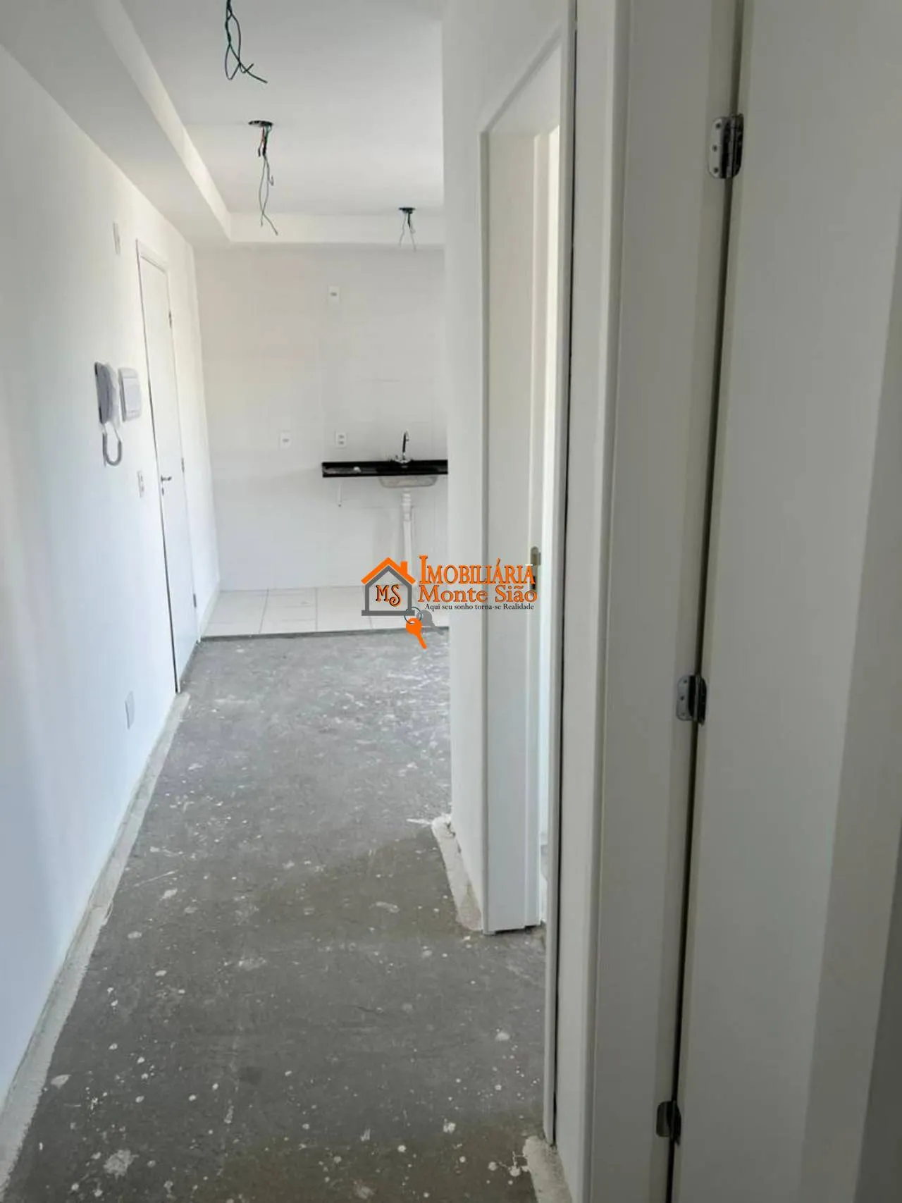 Imagem Apartamento com 2 dormitórios à venda, 43 m² por R$ 311.900,00 - Água Chata - Guarulhos/SP