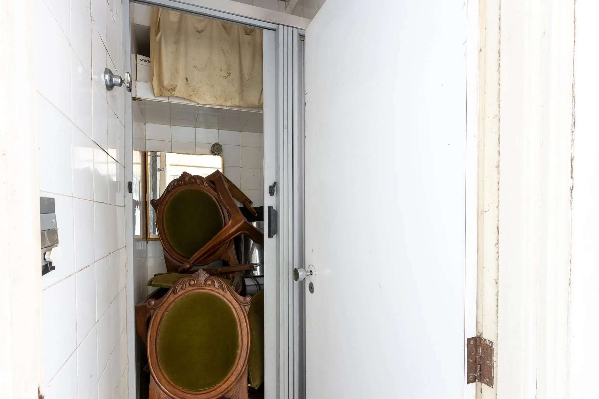 Imagem Apartamento frente à fundos, 3 dormitórios, 1 vaga escriturada - Centro Histórico