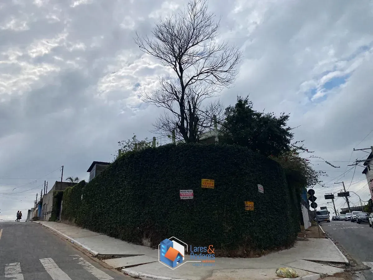 Imagem Sobrado para venda em Jardim Remo com 3 quartos, sendo 3 suítes, 239m²