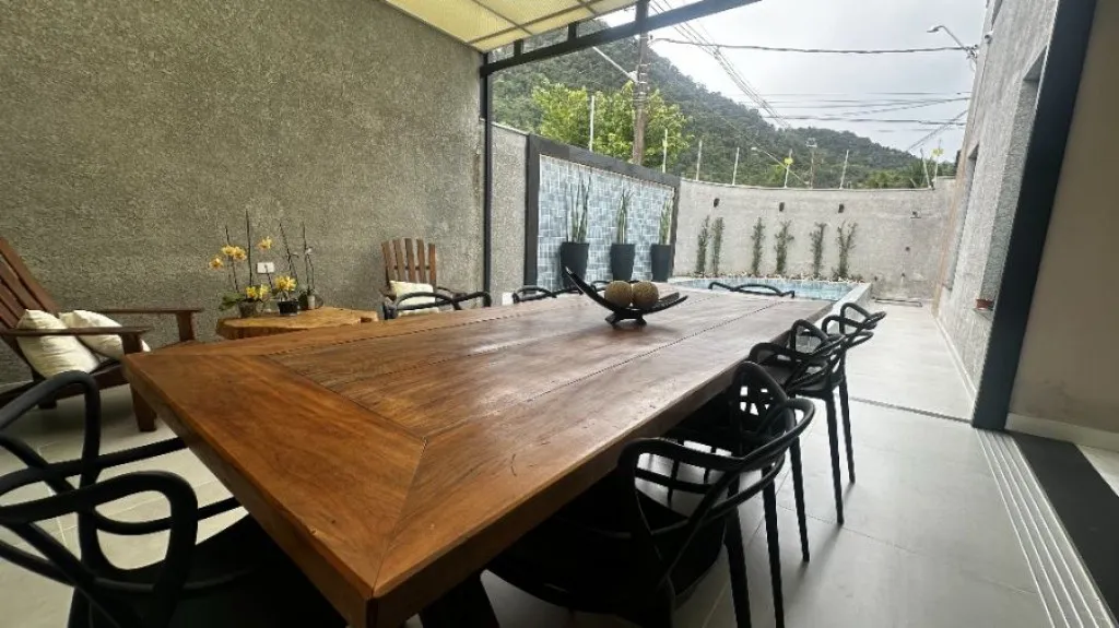 Imagem CASA COM 300,00 m² - CANTO DO FORTE - PRAIA GRANDE SP