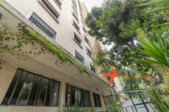 Imagem Espaçoso Apartamento de Reformado com 3 quartos (sendo 2 Suítes) em Cerqueira C?(C)sar, São Paulo - 220,95m e 2 Vagas de Garagem!