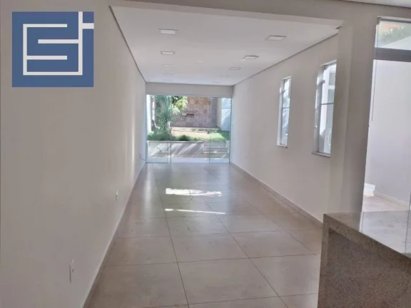 Imagem Casa com 4 dormitórios à venda por R$ 750.000,00 - Centro - Socorro/SP