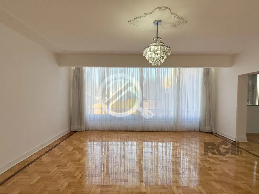 Apartamento de 170m², totalmente reformado, 3 dormitórios, sendo 1 suíte com sacada, sala de esta...