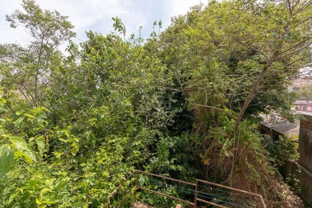 Imagem terreno com 605m², 11m de frente e 55m de frente a fundos.