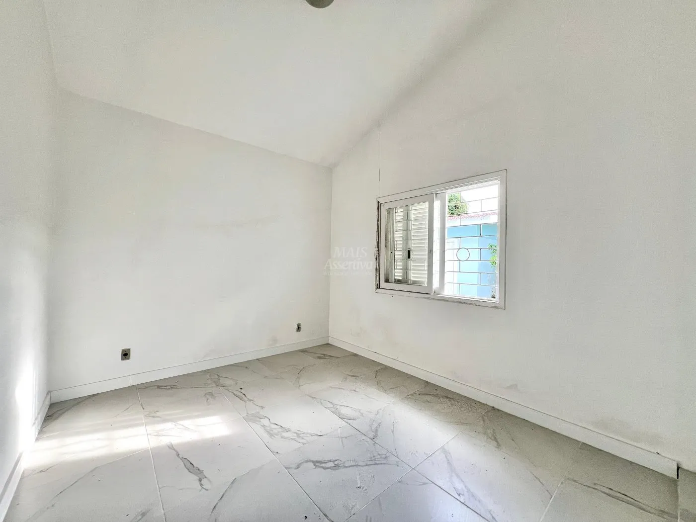 Imagem Casa 04 dormitórios para venda em Xangrilá Atlântida
