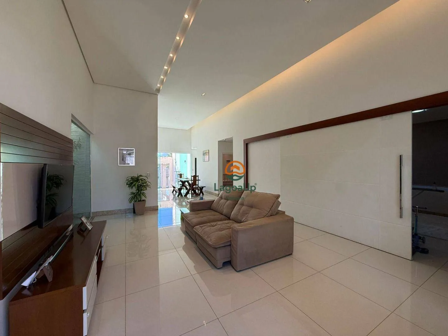 Imagem Casa com 4 dormitórios à venda, 205 m² por R$ 1.060.000 - Jardim Ipê - Lagoa Santa/MG