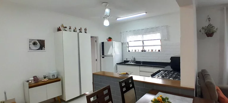 Imagem Apartamento - Ótima Localização Ponta da Praia- Av. os Bancários - 03 Quartos com 01 suíte