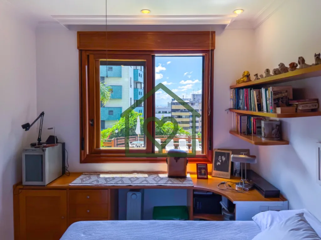 Imagem Apartamento de gestão da Label Brokers de 333 m² no bairro Bela Vista, em Porto Alegre. 
 
Amplo l...