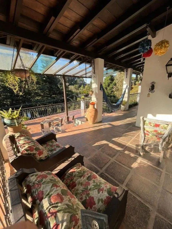 Imagem MARAVILHOSA CASA EM GRAMADO - PRÓXIMA AO LAGO NEGRO