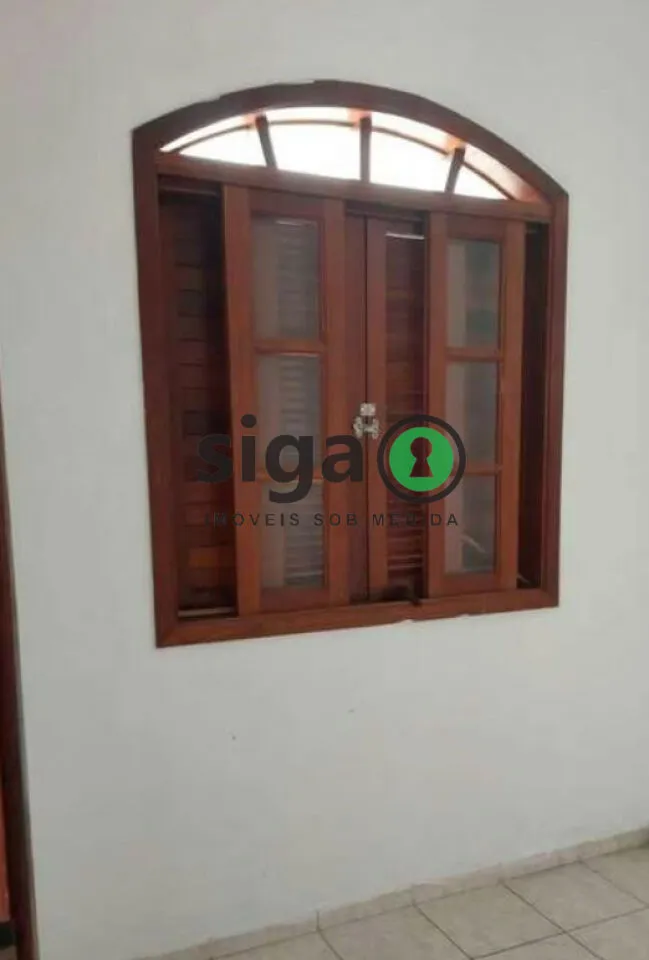 Imagem Casa ampla com 2 suítes, varanda e espaço versátil no quintal!