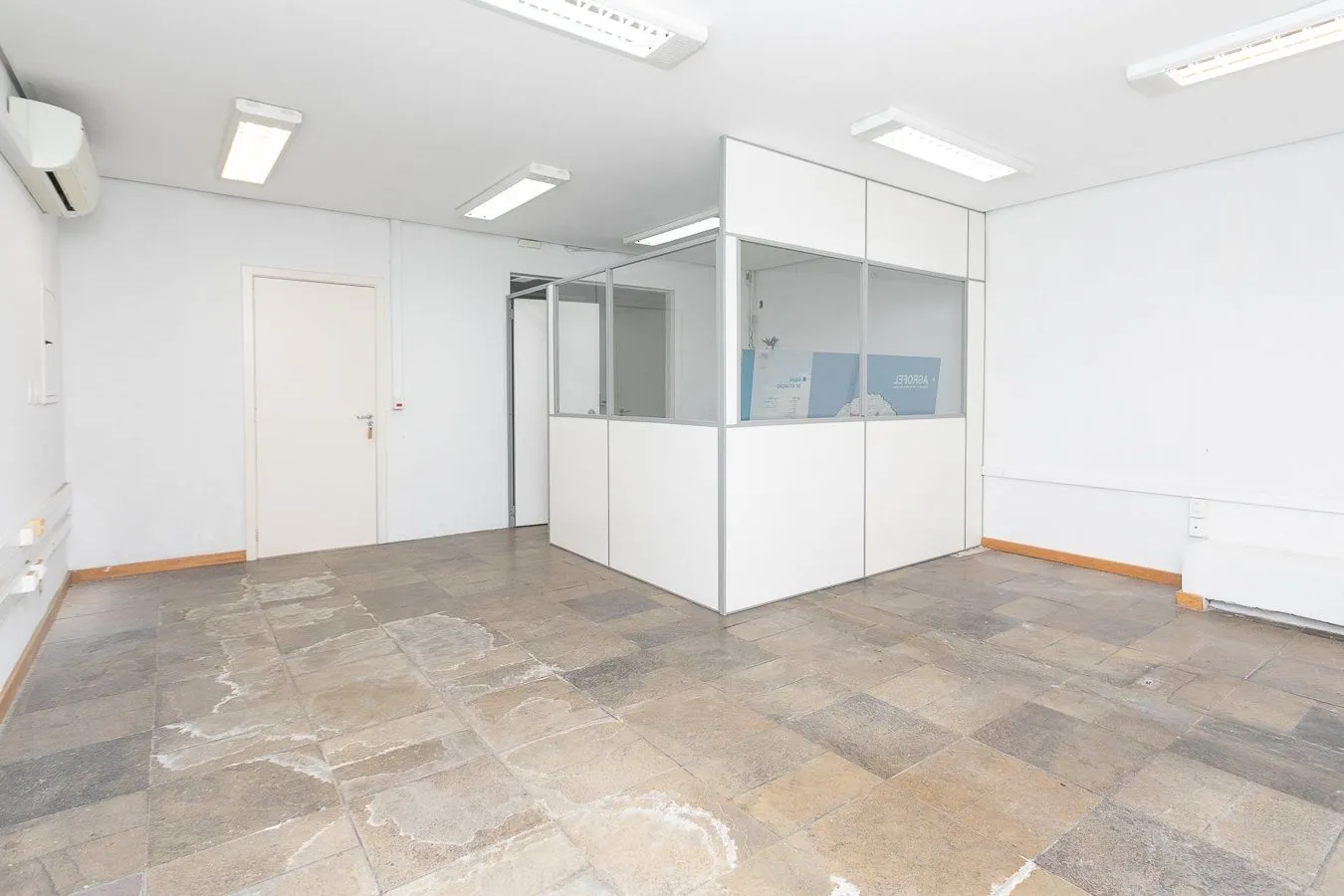 Imagem MÁFFER IMÓVEIS ALUGA EXCELENTE PRÉDIO COMERCIAL NO BAIRRO AUXILIADORA NA RUA CEL. BORDINI COM 762M²