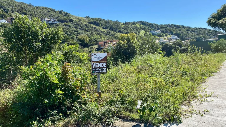 Imagem Terreno à venda em Garopaba-SC, bairro Ferraz, 810m² de área - Oportunidade única!