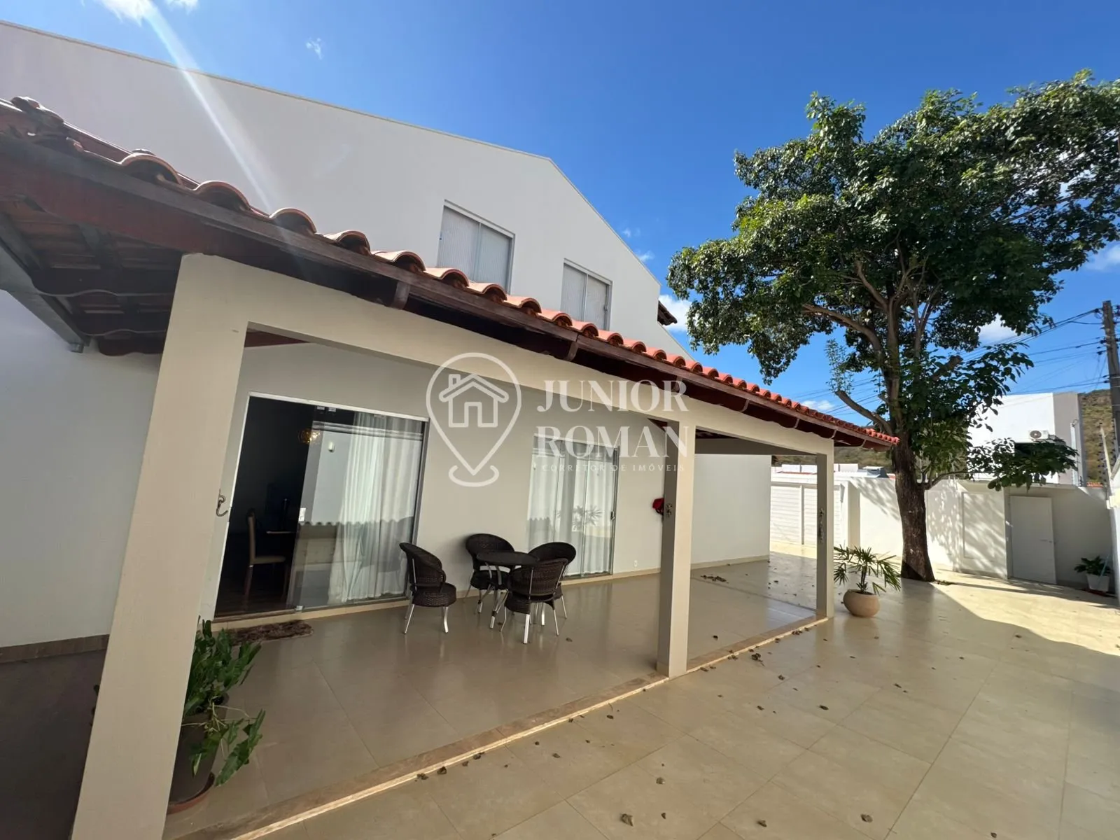 Imagem SOBRADO ALTO PADRÃO COM PISCINA 3 DORM. NO BAIRRO BANDEIRANTES - BARREIRAS/BA