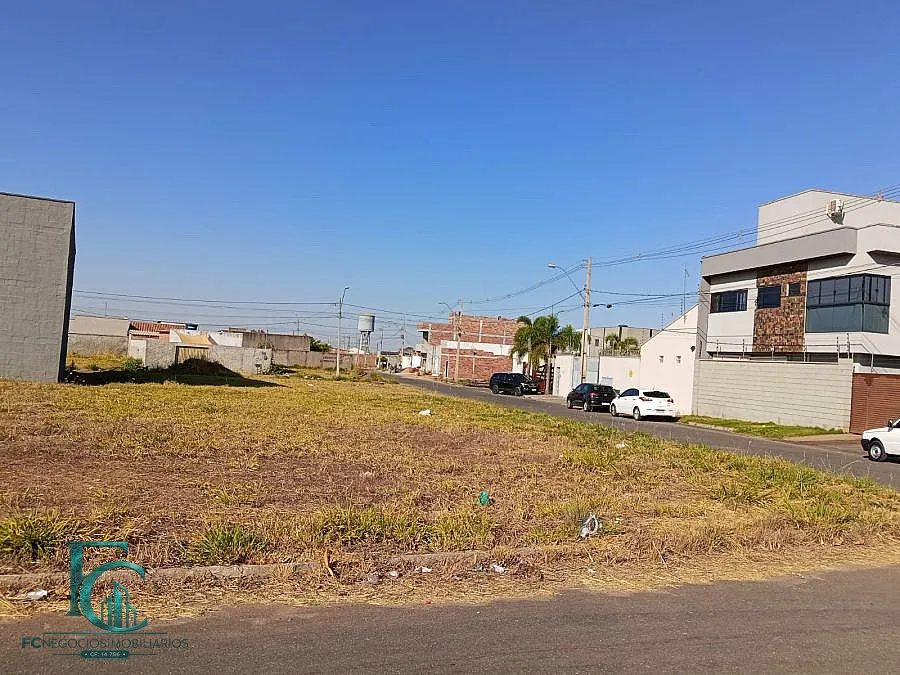 Foto do imóvel Terreno de Esquina no Residencial Solar Cardoso - Abadia em Rua Jair Gonçalves