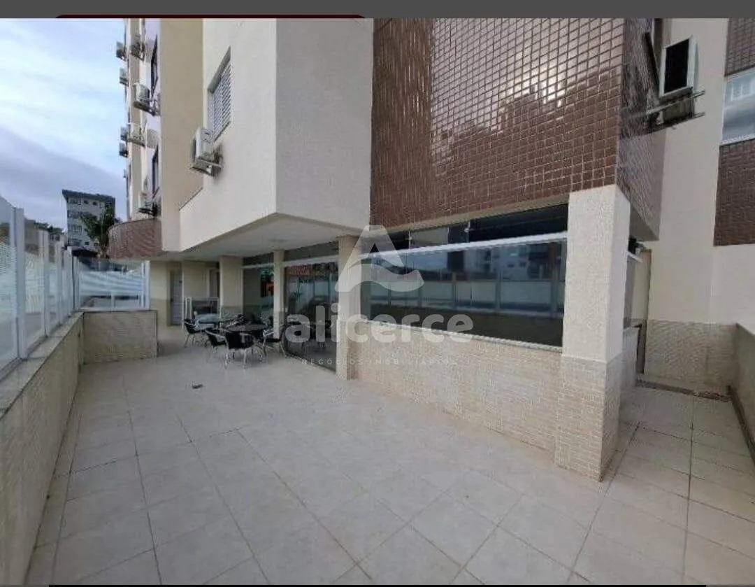 Imagem Apartamento 2 Quartos com Suíte, Sacada e Lazer em Barreiros - São José/SC