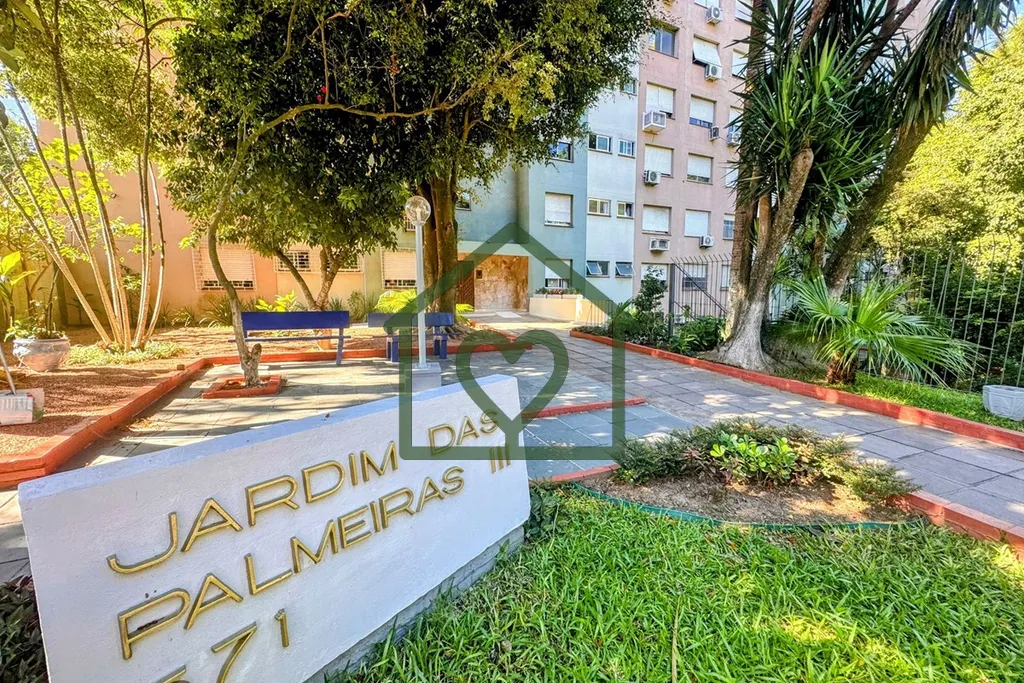 Apartamento à venda no coração do Jardim Itu Sabará, em Porto Alegre, Rio Grande do Sul! Este im...