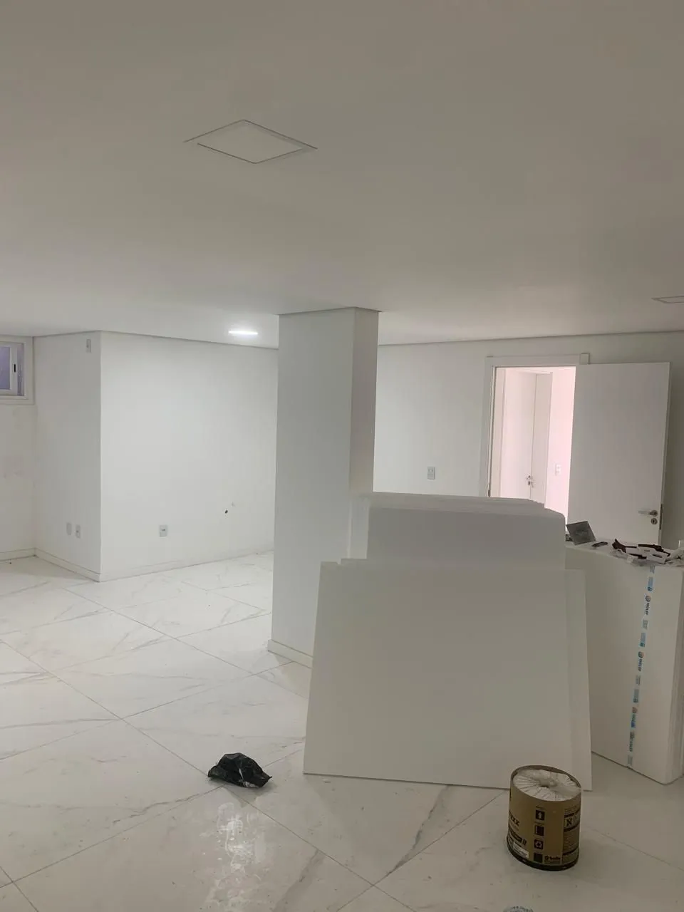 Imagem Casa com 3 dormitórios e suíte à Venda no Bairro Medianeira - Porto Alegre/RS
