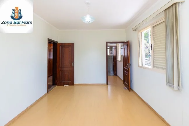 Imagem Casa à Venda No Planalto Paulista Com 4 Dormitórios Sendo 2 Suítes e 6 Vagas
