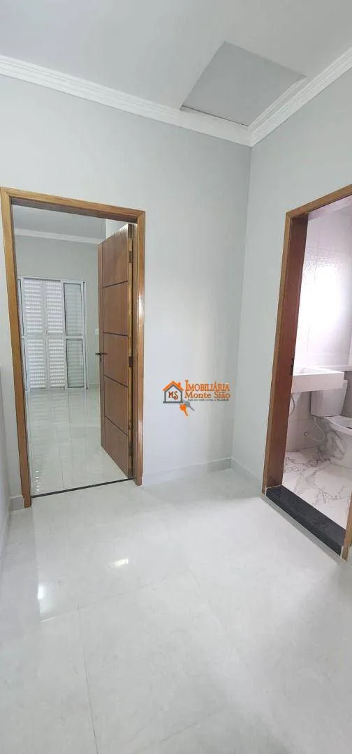 Imagem Sobrado com 3 dormitórios à venda, 186 m² por R$ 930.000,00 - Carmela III - Guarulhos/SP