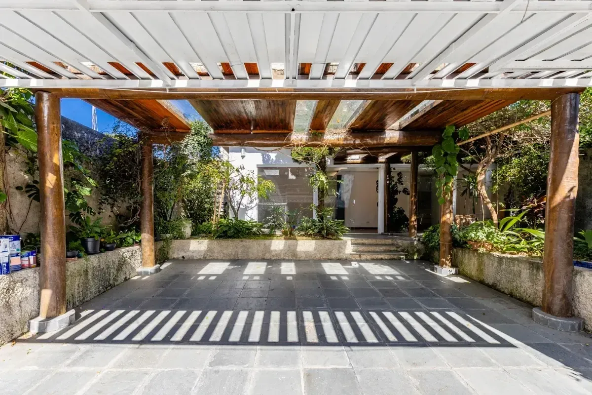 Imagem Casa com 5 Quartos à Venda, 300 m² em Continental - Osasco