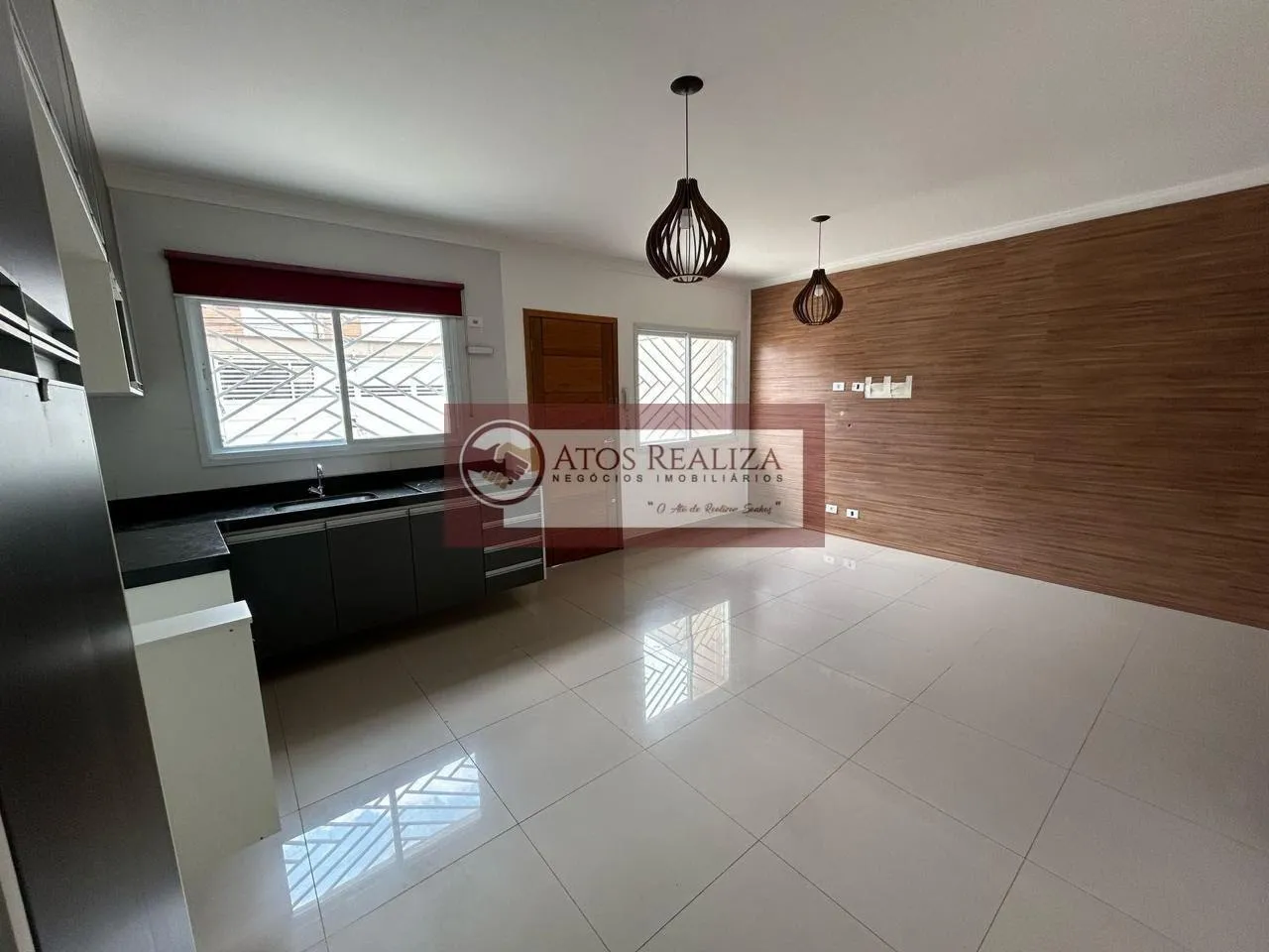 Imagem Sobrado à Venda no Jardim Ubirajara, Região de Interlagos SP, 2 Suítes, Lavabo, 2 vagas de Garagem, 70m²