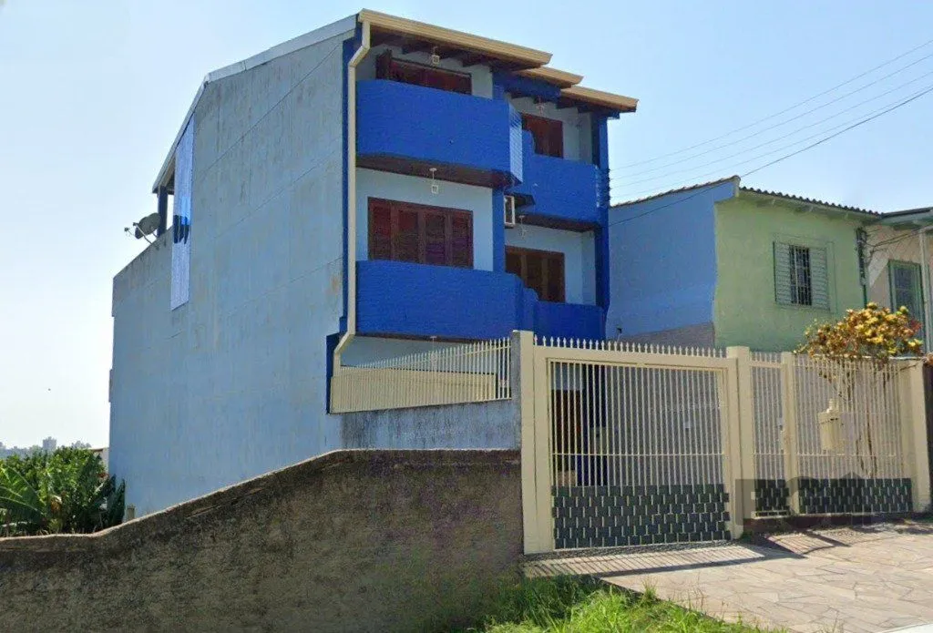Imagem Casa 420m², 4 dormitórios, 3 vagas no bairro Partenon