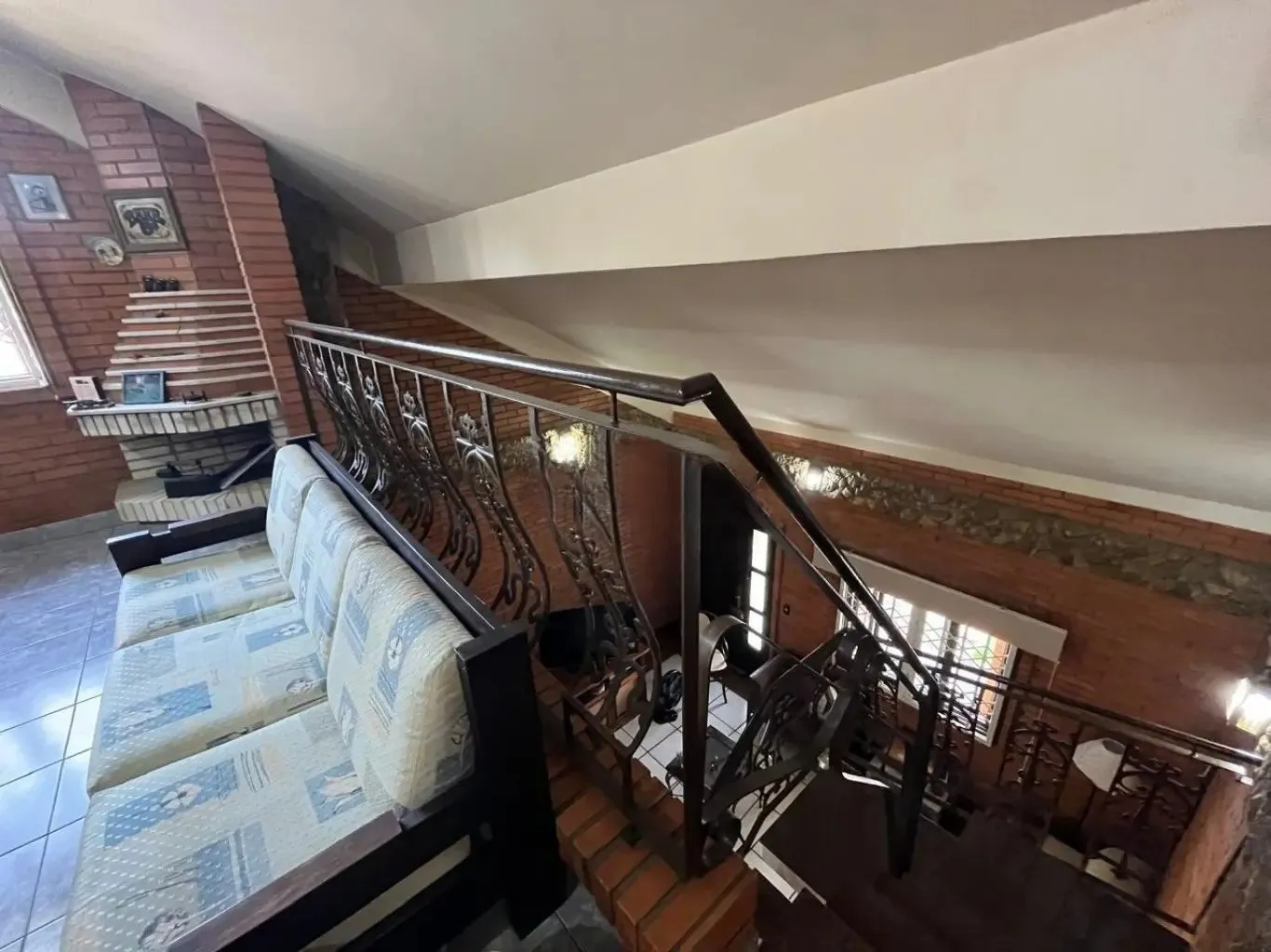 Imagem Casa com 4 quartos e 2 lareiras no bairro Belém Velho