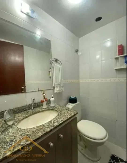 Imagem Casa em Condomínio para Venda em Cabo Frio / RJ no bairro Parque Burle