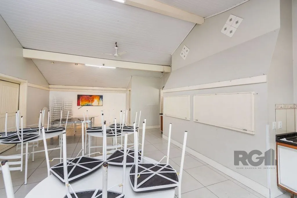 Imagem Casa em condomínio fechado - 70m², 2 dormitórios, 1 vaga de garagem no bairro Humaitá