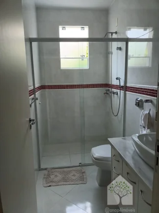 Imagem Casa de alto padrão em Condomínio Fechado