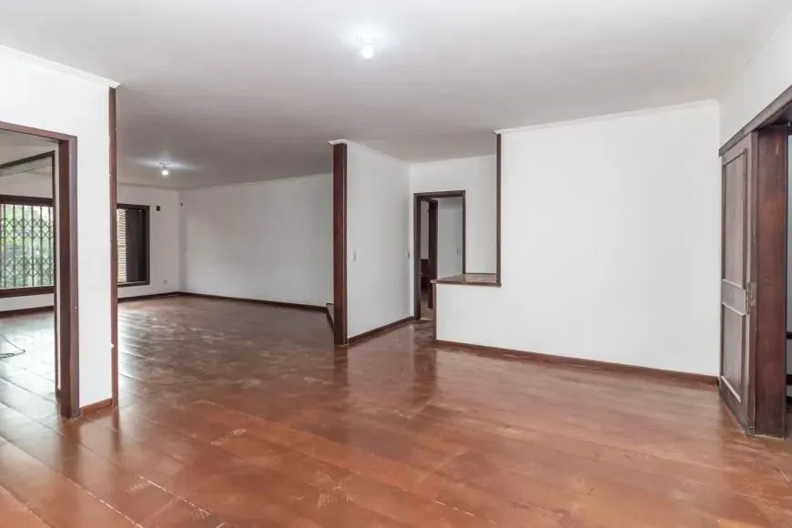 Imagem Casa / 3 Dormitórios / 1 Suíte / 3 Vagas / Churrasqueira / Piscina / Jardim Planalto / Jardim Itu / Porto Alegre / RS