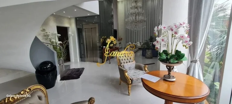 Imagem Sobrado triplex com 05 suítes mobiliado e decorado