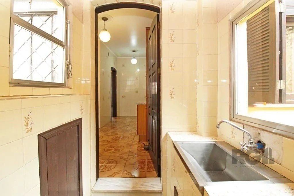 Imagem Excelente casa de 154m² com 3 dormitórios e 2 vagas.