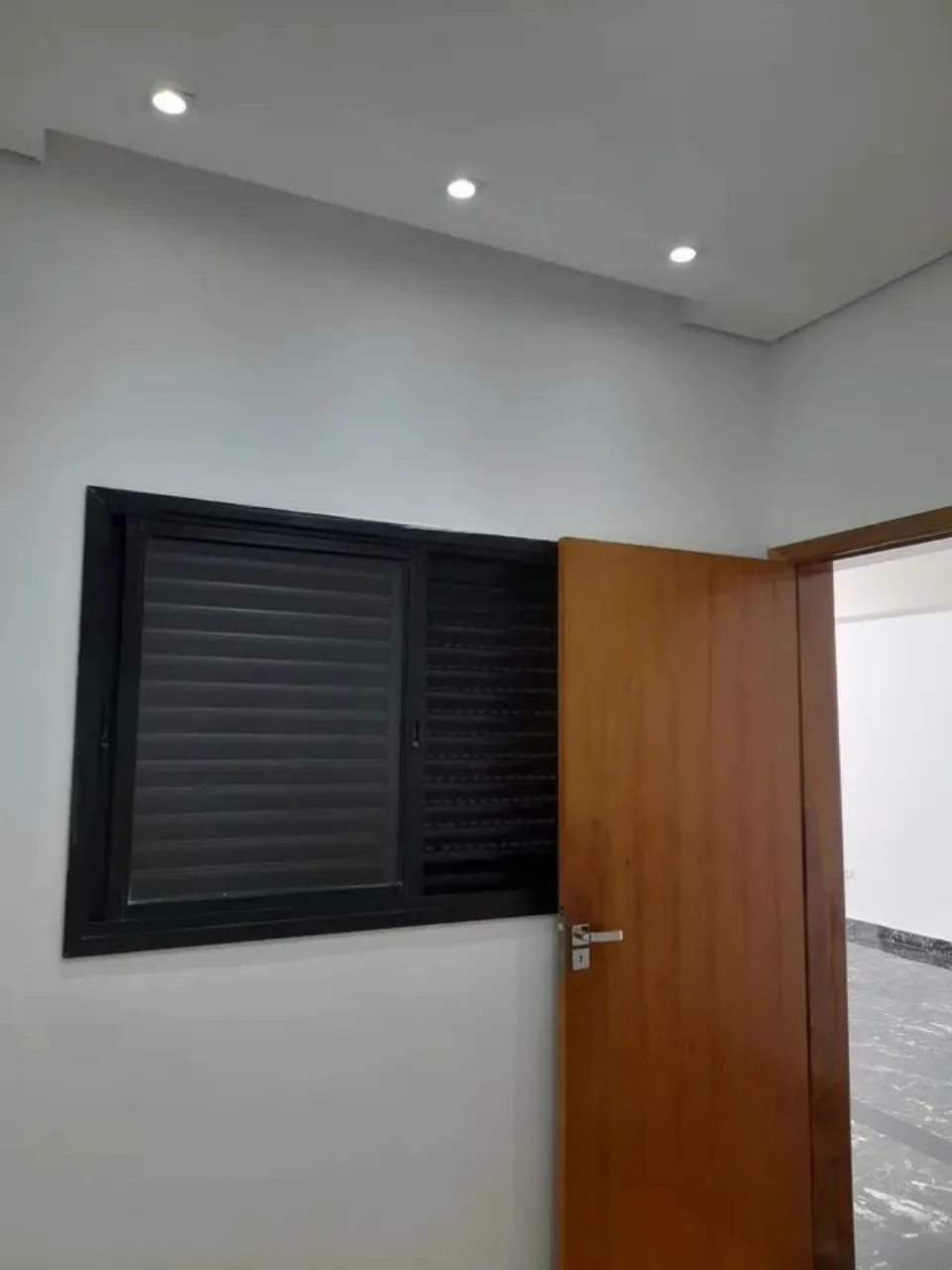 Imagem Casa em Condomínio à Venda em Sorocaba-SP, Bairro Horto Florestal: 3 Quartos, 1 Suíte, 1 Sala, 2 Banheiros, 2 Vagas, 110m².