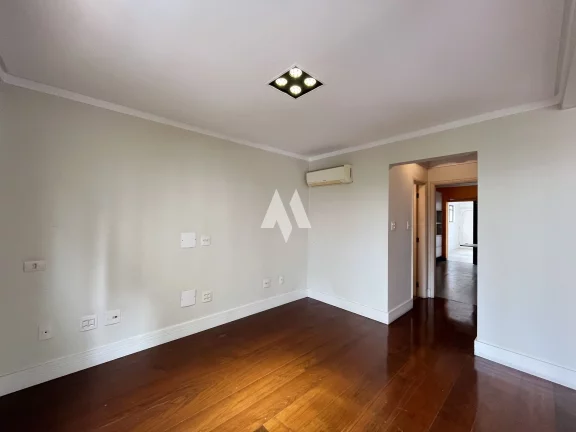 Imagem Apartamento à venda com 3 suítes e Elevador Privativo no Boqueirão de Santos/SP