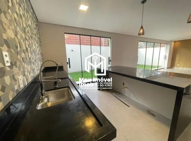 Imagem SHA Quadra 4 Arniqueiras Casa 3 Suítes 2 Vagas Útil 270 m² Terreno 235 m²