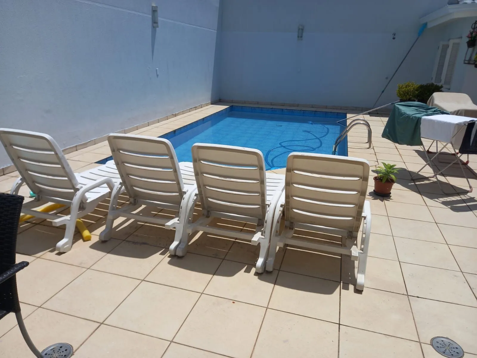 Imagem Vende-se sobrado com 5 quartos (3 suítes), 428m² e 3 vagas - Alto Petrópolis